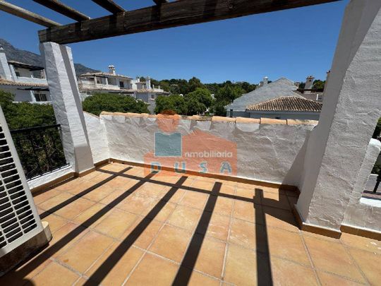 Adosada en zona muy demandada | 2.100 €, 170 m² - Photo 1