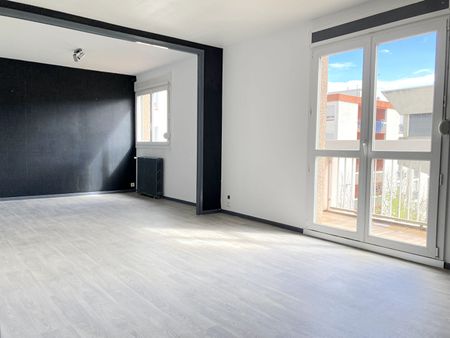 PAMIERS - A LOUER - APPARTEMENT DE TYPE 4 AVEC BALCON ET CAVE - Photo 2
