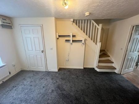 2 bedroom terraced house to rent - Photo 4