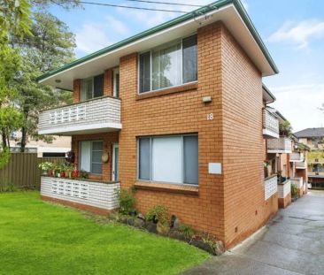 Well-Presented Two-Bedroom Apartment in a Peaceful Setting - Photo 1