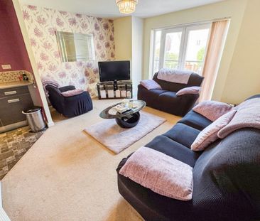 2 bedroom Flat To Let - Photo 4