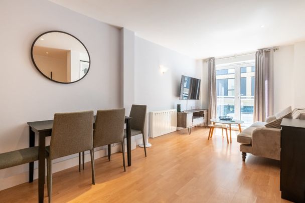 2 Bed Flat, Seward St, EC1V - Photo 1