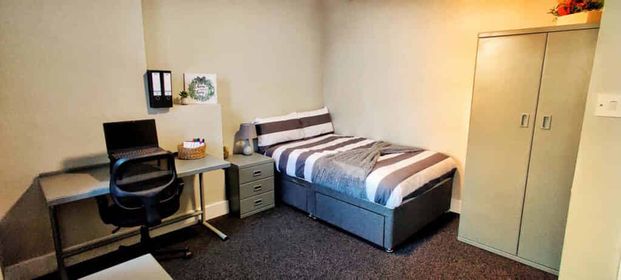 Two Bedroom Apartment - Photo 1