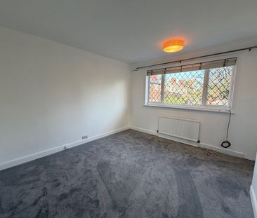 3 Bed Terraced House, Surbiton Road, M40 - Photo 4