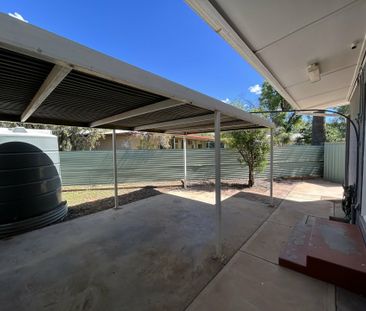 3 bedroom, 2 bathroom house in Gillen with Covered Parking - Photo 5