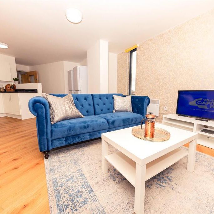 6 bedroom flat to rent - Photo 1