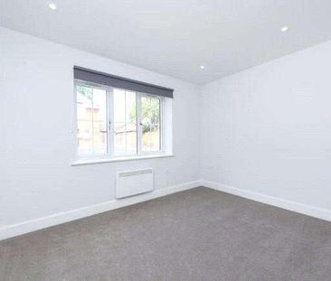 Sycamore Drive, Ash Vale, Surrey, GU12 - Photo 4