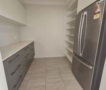 Well Maintained Family Home - Photo 2