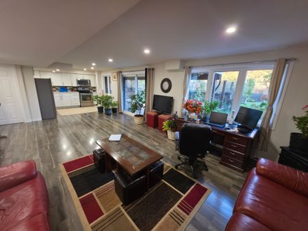 For Lease - 7879 Buckeye Crescent Unit# Lower, Niagara Falls, Ontario - Photo 2