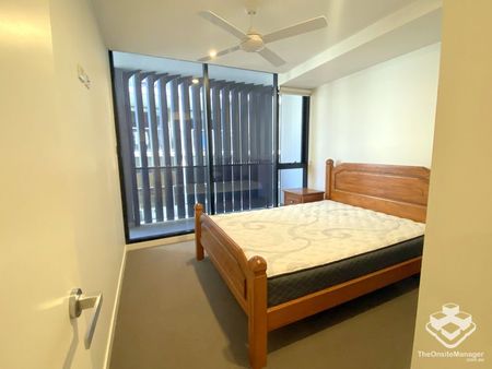 LUXURY FURNISHED APARTMENT IN THE HEART OF TRENDY SOUTH BRISBANE - Photo 4