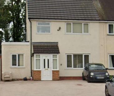 SPACIOUS EN-SUITE HOUSESHARE NEAR NEW CROSS HOSPITAL Room 1 - Photo 4