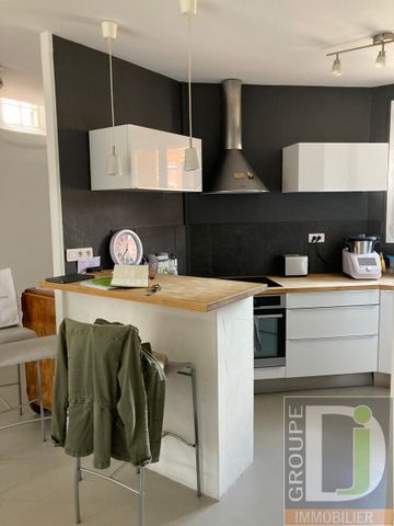 Location Appartement 5 pièces 102m² VALENCE 26000 - Photo 5