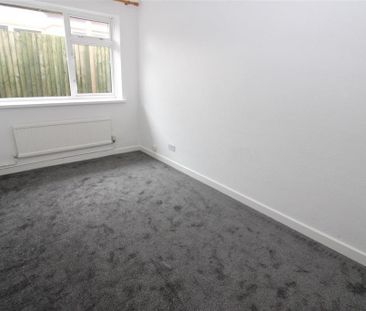 3 bedroom detached bungalow to rent - Photo 1