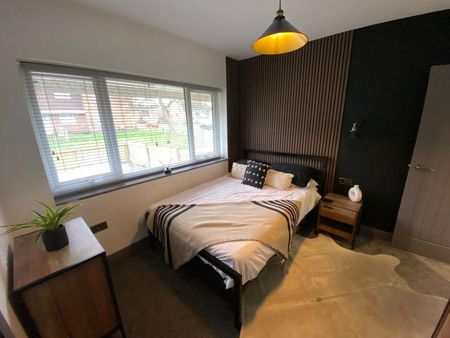 1 bedroom in a house share to rent - Photo 2