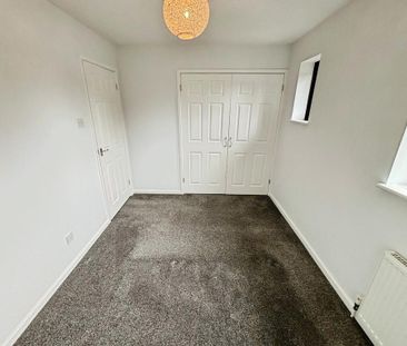 4 bedroom detached house to rent - Photo 4