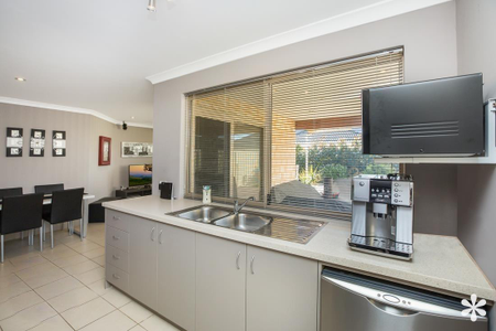 24 Peppermint Gardens - Photo 3