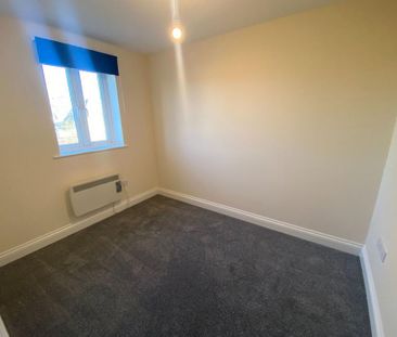 2 bedroom end of terrace house to rent - Photo 2