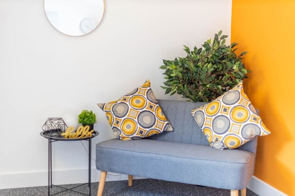 High Street, Nuneaton, Warwickshire, CV11 5DA - Photo 1