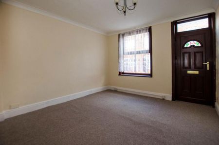2 bedroom semi-detached house to rent - Photo 5