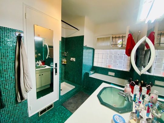 Rez de chaussée de villa T4, 119 M2 avec beau terrain, terrasse dans un endroit calme, - Photo 1