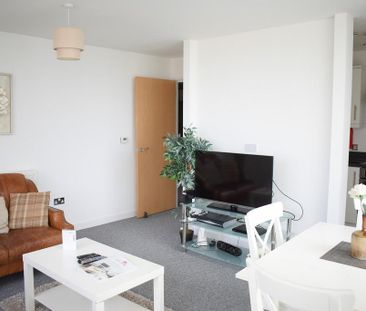 2 bedroom flat to rent - Photo 2