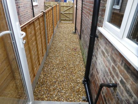 5 bedroom terraced house to rent - Photo 4