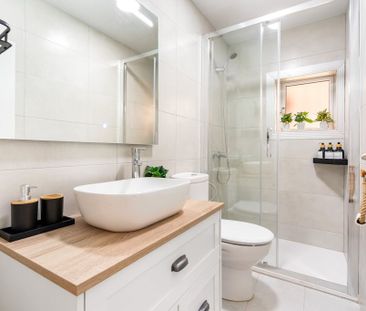 Carrer de Gaiarre, Barcelona, Catalonia 08014 - Photo 5