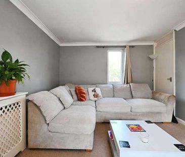 Nutley, Bracknell, Berkshire, RG12 - Photo 3
