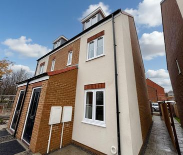 3 bedroom semi-detached house to rent - Photo 4