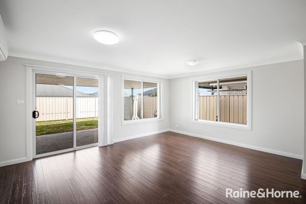 Spacious Family Living in Schofields - Photo 1