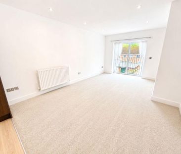 2 bedroom flat to rent - Photo 2