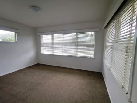 Three bedrooms in St Andrews - Photo 3