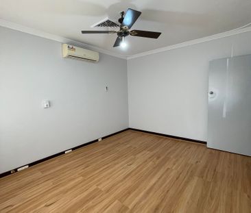 442 Morley Dr, Morley WA 6062 - House For Rent - $750 | Domain - Photo 5