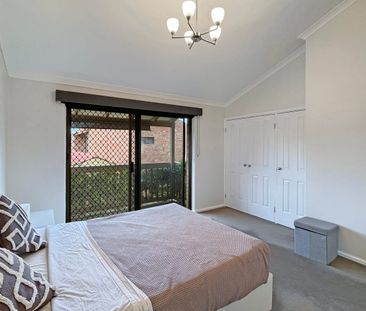 Stunning Fully Renovated & Partly Furnished Home in South Perth - Photo 5