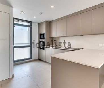 Alquiler de ático en Avenida Diego Velazquez - Photo 3