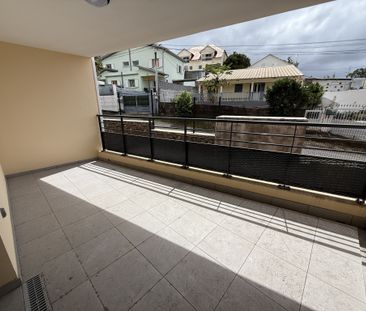 Location Appartement 3 pièces 68m² ST DENIS 97490 - Photo 4