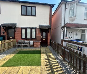 1 bedroom end of terrace to rent Broadwater - Photo 2