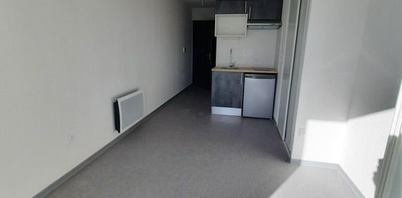 Location Appartement 1 pièce 18m² NIMES 30000 - Photo 2