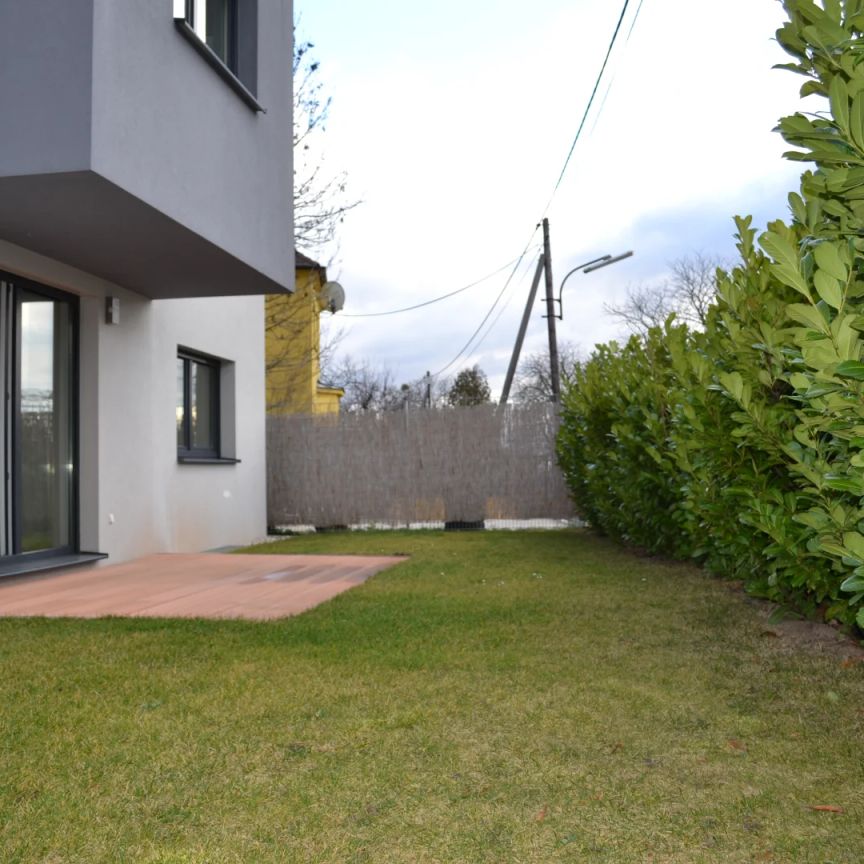 ATEMBERAUBENDER GARTEN - ZENTRAL BEGEHBARE ZIMMER - KÜCHE - AB SOFORT VERFÜGBAR! - Foto 1