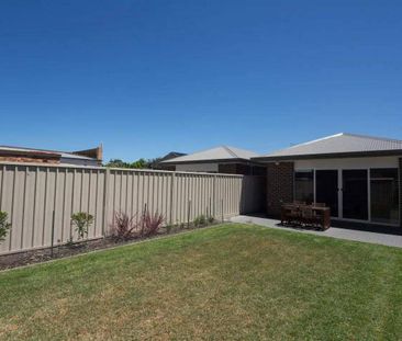 Luxe Spacious Home Closes to CBD - Photo 3