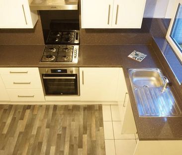 2 bedroom terraced house to rent - Photo 6