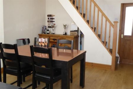 3 bedroom terraced house to rent - Photo 2