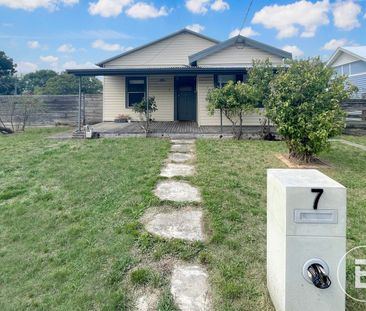 TWO BEDROOM PERIOD HOME WITH LARGE SHED AT REAR - Photo 6