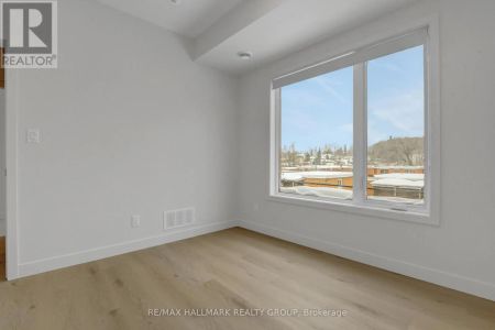 6 - 137 MARQUETTE AVENUE - Photo 5