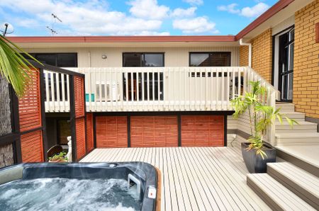 SPACIOUS AND LIGHT HOME - WEST HARBOUR - Photo 5