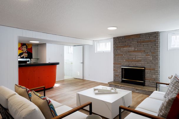 For Lease - 414 THE KINGSWAY N/A, Toronto, Ontario - Photo 1