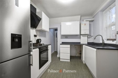 3 bedroom terraced house to rent - Photo 3