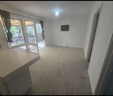 For Rent - Beautifully Renovated Family Home with Exceptional Space... - Photo 1