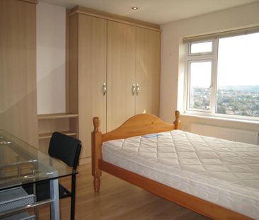 4 bedroom terraced house to rent - Photo 1