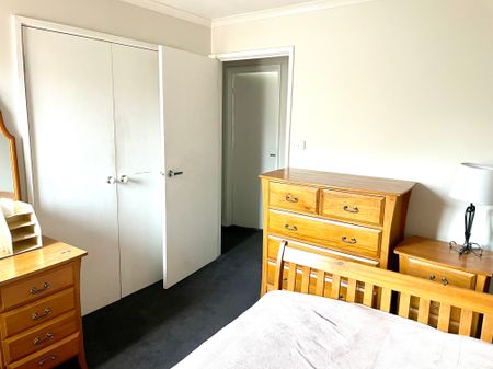 Braybrook - Photo 3